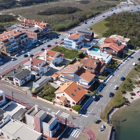 Casa Palheiro Amarelo Da Biarritz Holiday home *